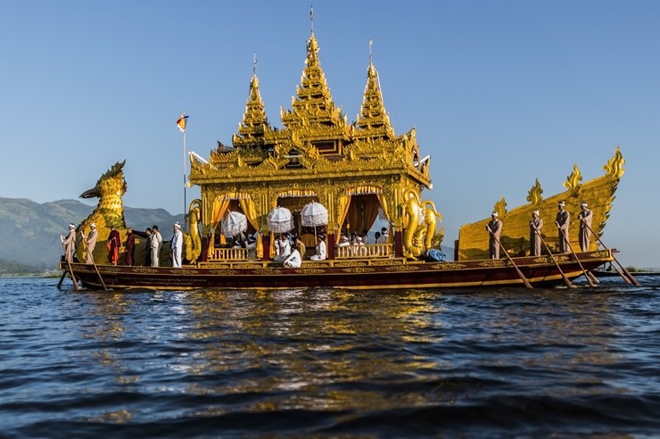 Mandalay-Heho by flight & Inle Lake